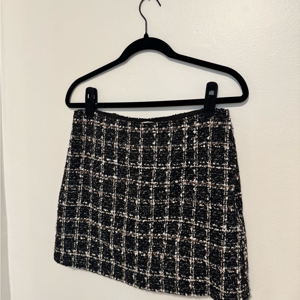 A&F Black and White Tweed Skort